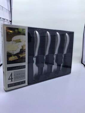 STAINLESS STEEL w/ BRUSHED FINISH BED BATH & BEYOND CHEESE SPREADERS, SET OF 4